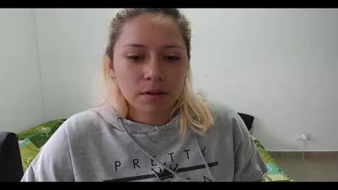 Mia online show from February 13, 1:05 pm