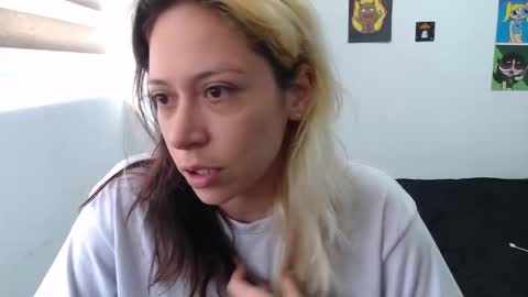 Snapshot of hot_mommymia chatting on October 15, 2:17 pm Mia online show from October 15, 2:17 pm