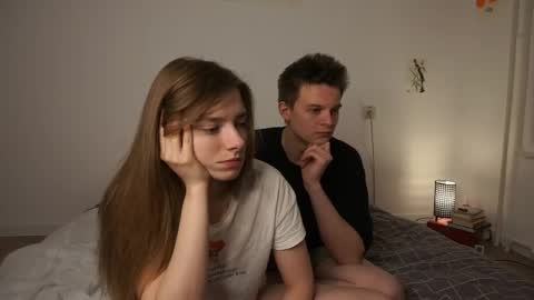 Sara and Sam online show from April 22, 8:54 pm