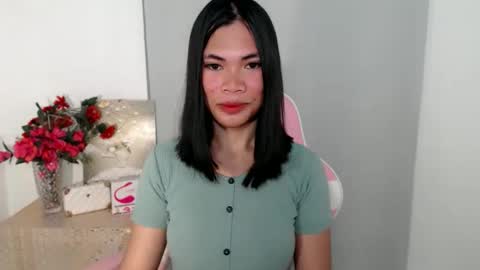 Snapshot of hot_pauline chatting on May 17, 3:15 am hot_pauline online show from May 17, 3:15 am