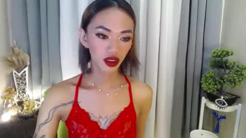 hot_petit69 online show from February 5, 11:20 pm
