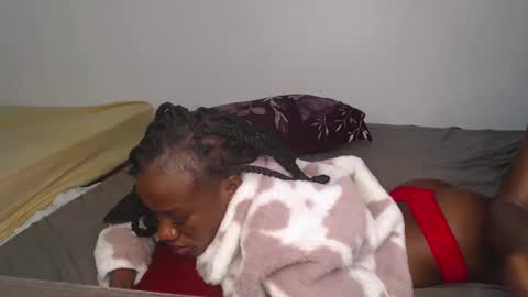 Hot petite online show from December 10, 6:44 am