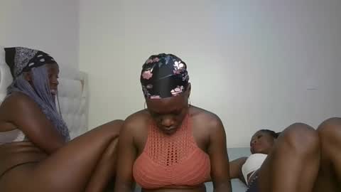 Hot petite online show from November 10, 1:37 am