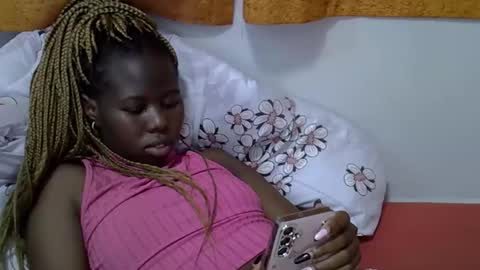 Snapshot of hot_petra2 chatting on April 25, 8:28 am Daddys doll online show from April 25, 8:28 am