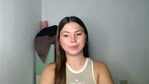 Snapshot of hot_precious_nikki chatting on April 19, 3:00 pm Nikki online show from April 19, 3:00 pm
