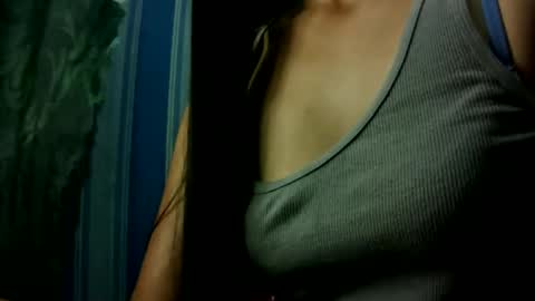 hot_quin11 online show from January 31, 11:56 pm