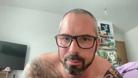 Snapshot of hot_sex83 chatting on March 29, 11:43 am letmedoo2 online show from March 29, 11:43 am