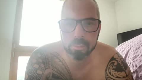 Snapshot of hot_sex83 chatting on March 30, 11:33 am letmedoo2 online show from March 30, 11:33 am
