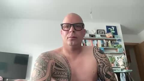 Snapshot of hot_sex83 chatting on April 20, 6:49 am letmedoo2 online show from April 20, 6:49 am