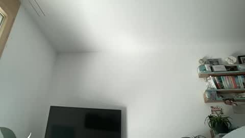 Snapshot of hot_sex83 chatting on April 21, 8:53 am letmedoo2 online show from April 21, 8:53 am