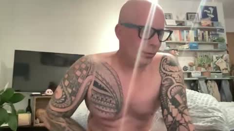 Snapshot of hot_sex83 chatting on April 24, 8:33 pm letmedoo2 online show from April 24, 8:33 pm