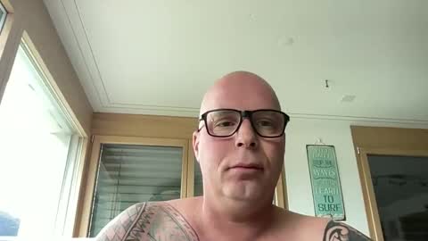 Snapshot of hot_sex83 chatting on May 11, 7:25 am letmedoo2 online show from May 11, 7:25 am