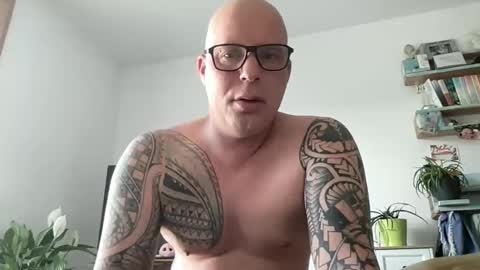 Snapshot of hot_sex83 chatting on May 19, 6:20 am letmedoo2 online show from May 19, 6:20 am