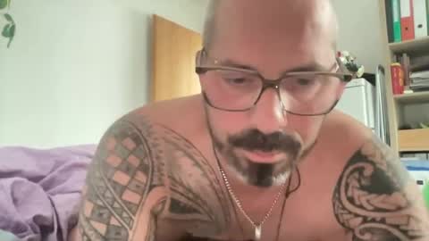 Snapshot of hot_sex83 chatting on July 19, 9:24 am letmedoo2 online show from July 19, 9:24 am