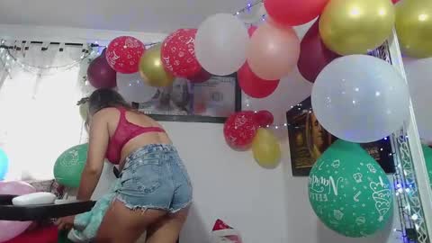 Snapshot of hot_sexy_bunny chatting on December 3, 7:11 pm hot sexy bunny online show from December 3, 7:11 pm