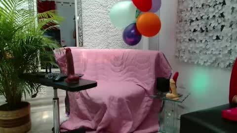 Snapshot of hot_sexy_bunny chatting on February 24, 5:22 pm hot sexy bunny online show from February 24, 5:22 pm