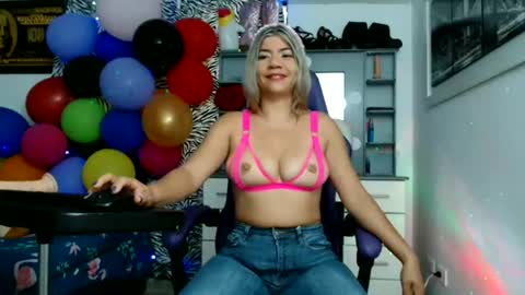 Snapshot of hot_sexy_bunny chatting on June 12, 2:16 pm hot sexy bunny online show from June 12, 2:16 pm