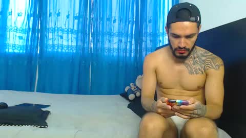 Hot Sharks   online show from September 18, 11:45 am