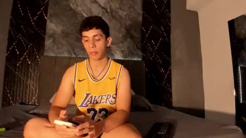 Snapshot of hot_summer_boy chatting on January 31, 9:24 pm Hot Summer Boy online show from January 31, 9:24 pm