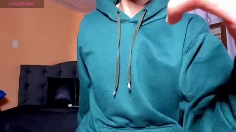 Snapshot of hot_twinks83 chatting on March 10, 3:41 pm hot_twinks83 online show from March 10, 3:41 pm