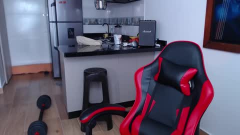 Snapshot of hot_twinks83 chatting on September 15, 1:11 pm hot_twinks83 online show from September 15, 1:11 pm