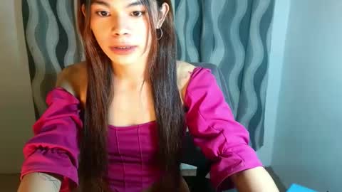 Snapshot of hot_yanna143 chatting on April 12, 10:53 am Yanna online show from April 12, 10:53 am