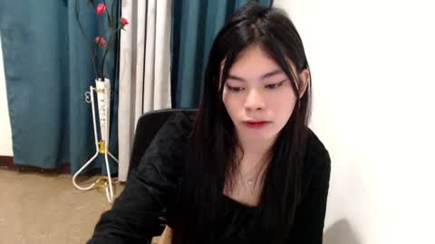 Snapshot of hot_yanna143 chatting on June 21, 12:52 pm Yanna online show from June 21, 12:52 pm