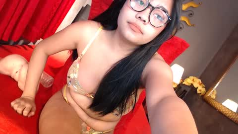 hotasian_gabby69 online show from December 19, 9:06 pm