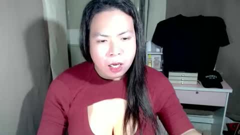 Snapshot of hotasian_mama chatting on March 10, 10:20 am Grace online show from March 10, 10:20 am