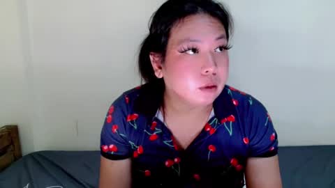 Snapshot of hotasian_mama chatting on June 3, 2:33 pm Grace online show from June 3, 2:33 pm
