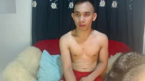 hotasianguyxxx online show from January 16, 5:55 am