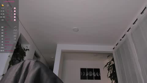 Snapshot of hotay_ chatting on October 2, 1:45 am Andrew xdres08 online show from October 2, 1:45 am