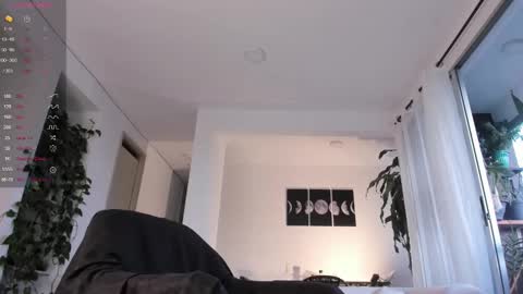 Snapshot of hotay_ chatting on October 6, 10:40 pm Andrew xdres08 online show from October 6, 10:40 pm