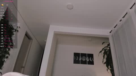Snapshot of hotay_ chatting on October 17, 11:18 pm Andrew xdres08 online show from October 17, 11:18 pm