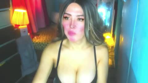 Snapshot of hotbabe_tanya chatting on October 16, 1:17 am T A N Y A online show from October 16, 1:17 am