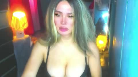 Snapshot of hotbabe_tanya chatting on October 21, 1:50 am T A N Y A online show from October 21, 1:50 am