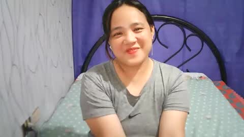 Snapshot of hotbabymomma chatting on March 12, 7:24 am Lynn online show from March 12, 7:24 am