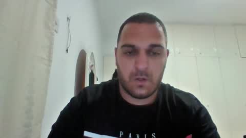 Snapshot of hotbearforyou96 chatting on February 17, 5:19 pm Hotbearhorny online show from February 17, 5:19 pm