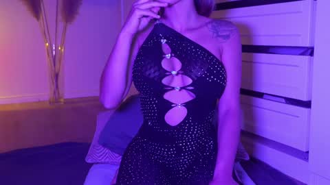 Bella online show from September 12, 4:07 pm