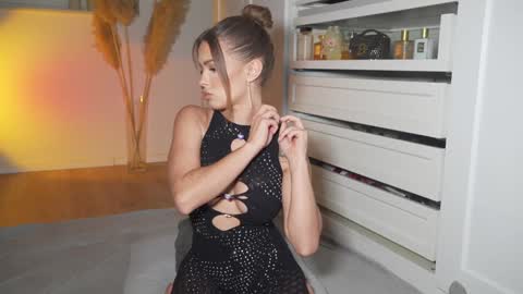 Bella online show from October 7, 8:50 pm