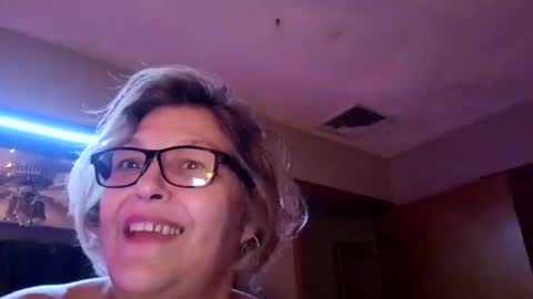 hotboobs117 online show from May 7, 12:27 am