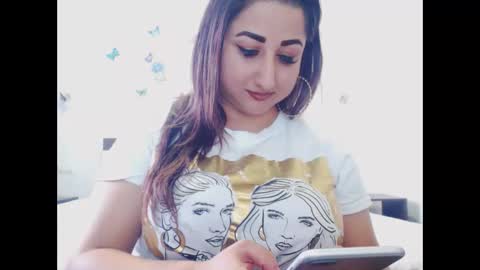 Snapshot of hotboobsmaya chatting on September 25, 9:35 am hotboobsmaya online show from September 25, 9:35 am