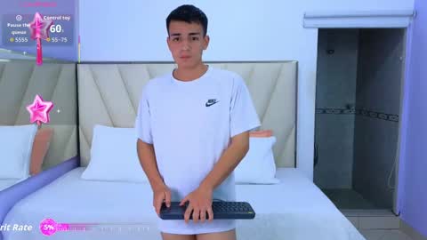 hotboy21_ online show from September 28, 3:34 am