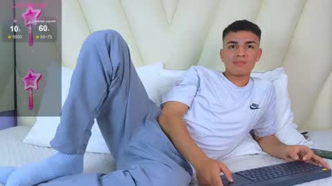 hotboy21_ online show from November 7, 3:50 am