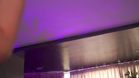 Anais online show from October 26, 9:37 am