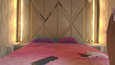 hotcouple_222 online show from February 26, 7:40 am