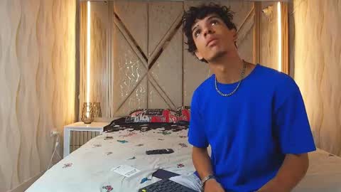 hotcouple_222 online show from April 10, 1:38 pm