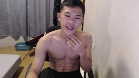 Snapshot of hotcuteasianxx chatting on February 6, 10:35 pm hotcuteasianxx online show from February 6, 10:35 pm