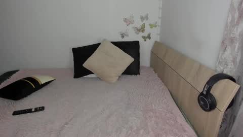 KRISS LUNA online show from September 23, 4:37 am