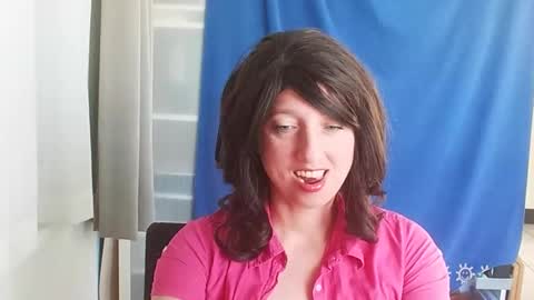 Snapshot of hotdestany chatting on December 16, 9:24 am Hot Destany online show from December 16, 9:24 am